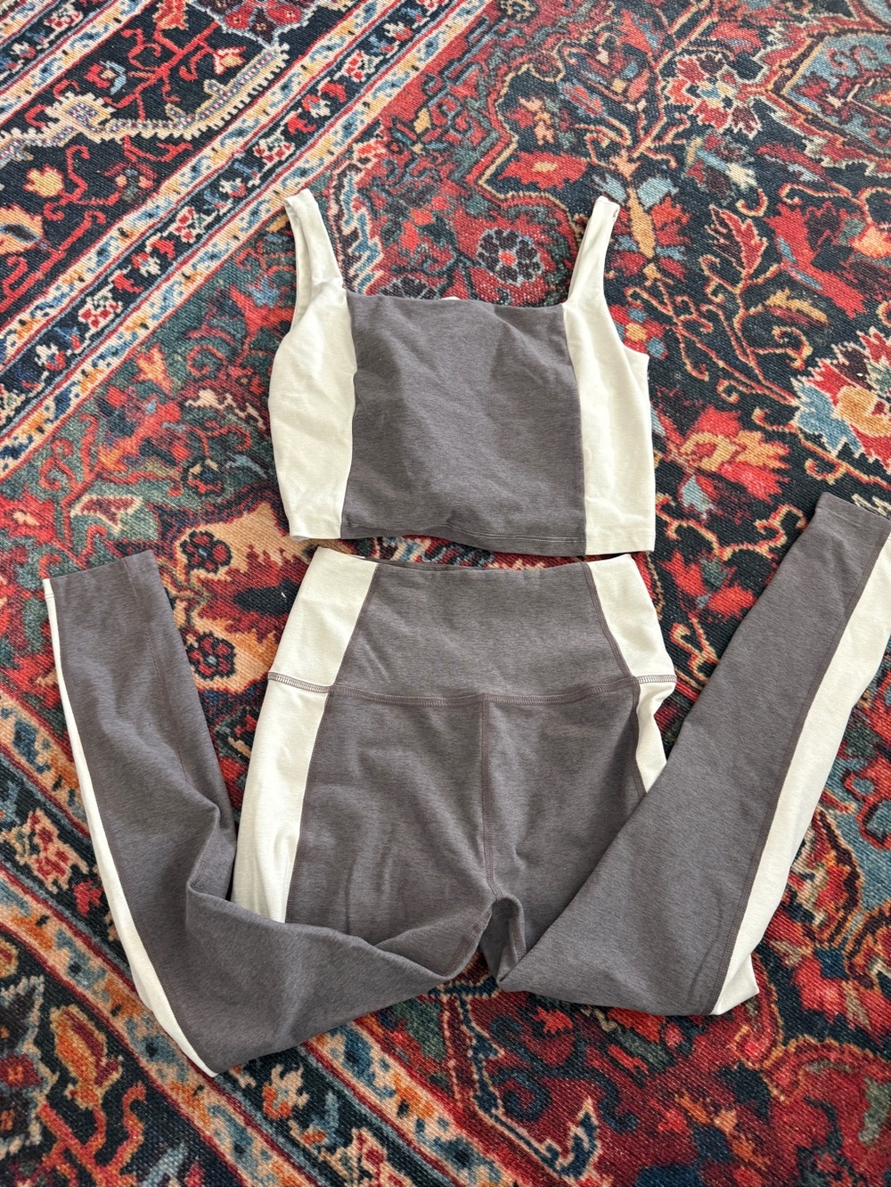 Beyond Yoga Gray and Cream High-Waist Leggings with Side Panels - Picture 7 of 8